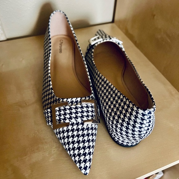 C. Paravano Houndstooth Flats with Buckle Pointed Toe size 42 (US 11) - Picture 3 of 9